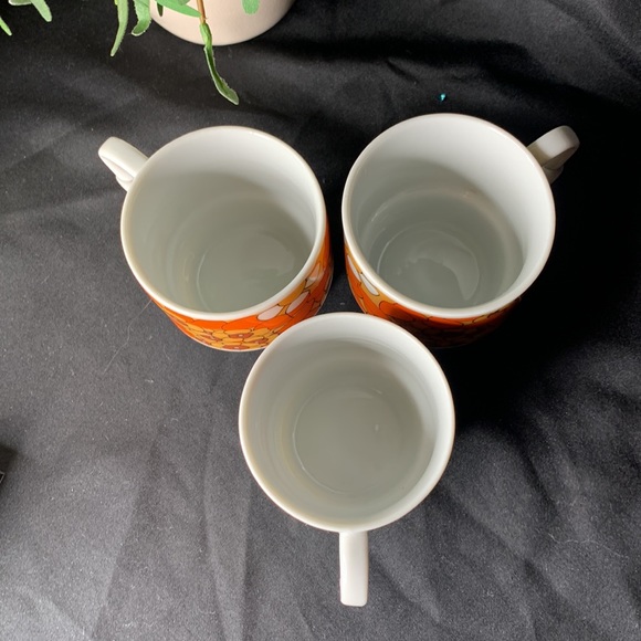 Set of 3 vintage 1960’s Flower Power stackable orange mugs - Picture 4 of 9
